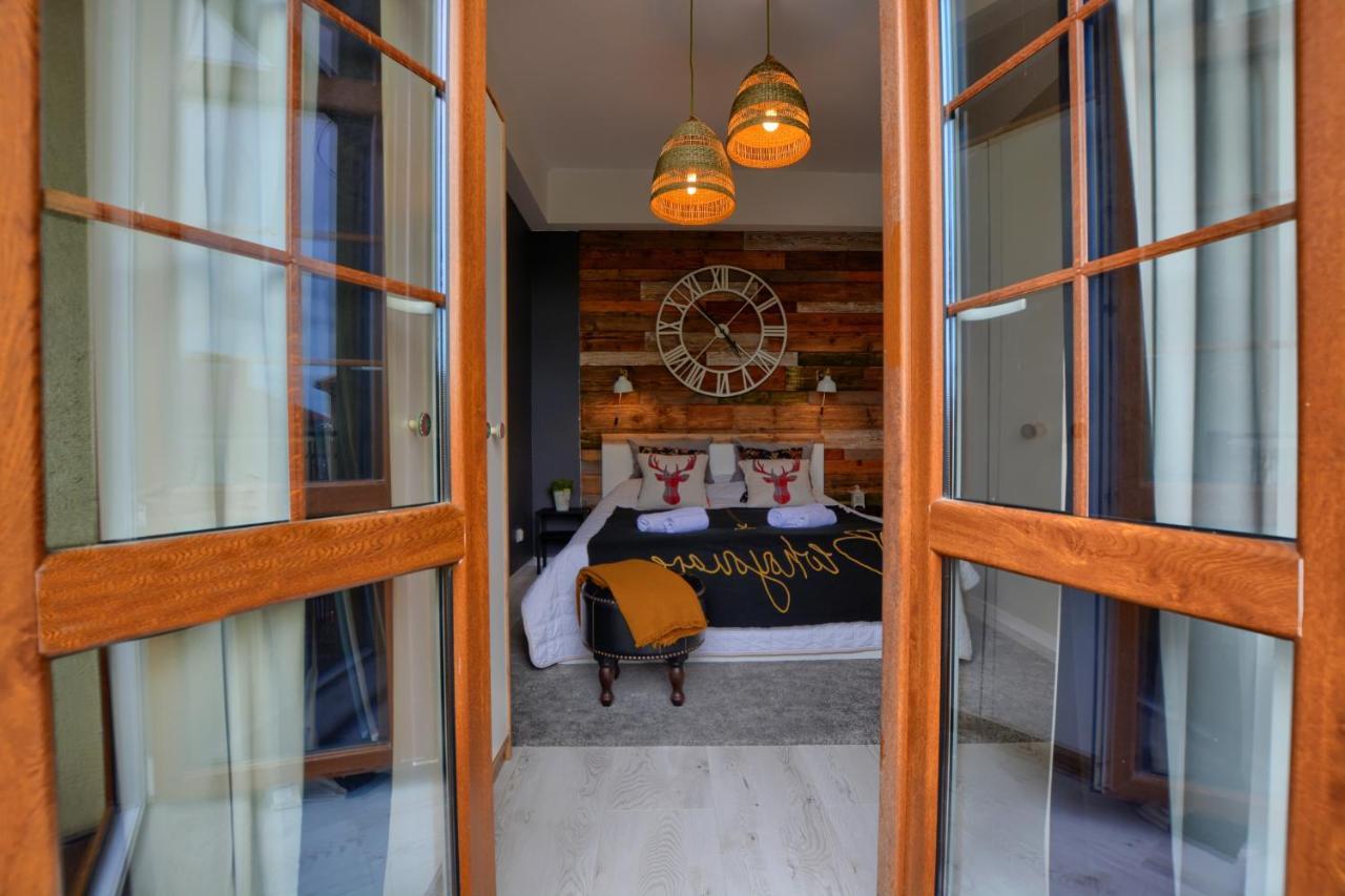 Apartament Fajny Kat Ustrzyki Dolne Exteriör bild